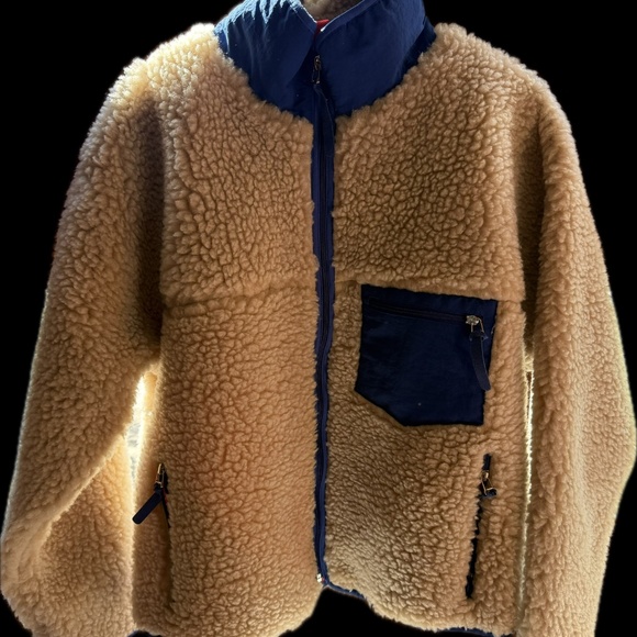 Large Deep Pile Fleece from All Blues Co. -in the style of vintage 80s Patagonia - Picture 8 of 9